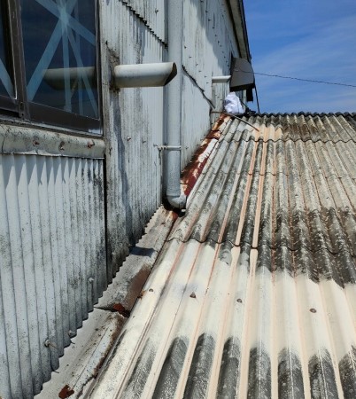 工場波型スレート外壁屋根　補修前